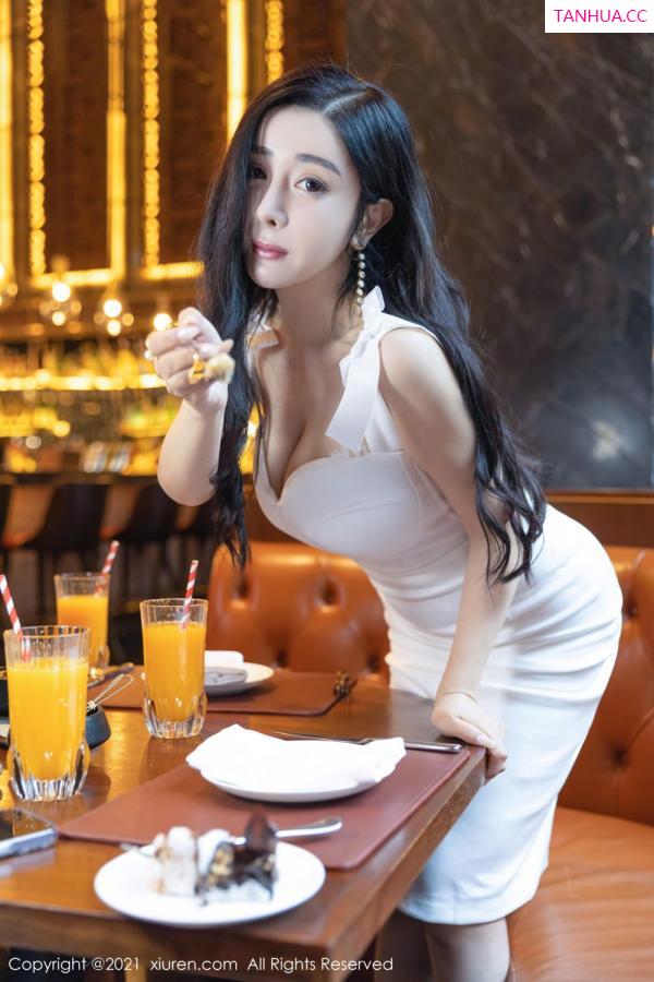 允薾  [XiuRen]高清写真图 2021.11.02 No.4155 允薾第16张图片